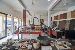 D72_6139-08-11-18-Showroom